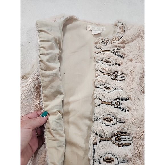 Flying Tomatoes Faux Fur Ladies Vest Cream With Aztec Geometric Design Size... - Picture 4 of 7